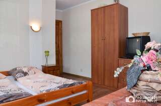 Отели типа «постель и завтрак» Gościniec Pod Czeremchą Строне-Слёнске Апартаменты с 2 спальнями (для 4 взрослых)-3
